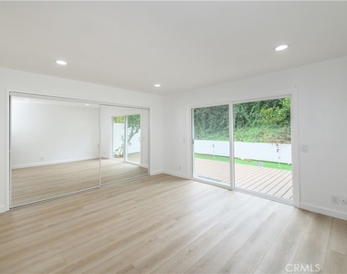 5016 Paseo De Vega - Photo Thumbnail 15