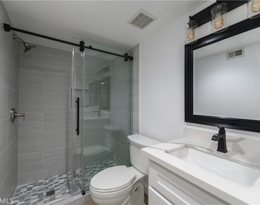 5016 Paseo De Vega - Photo Thumbnail 21