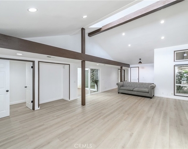 5016 Paseo De Vega - Photo Thumbnail 5