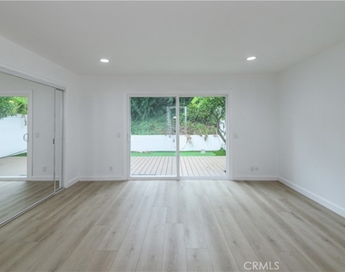 5016 Paseo De Vega - Photo Thumbnail 14