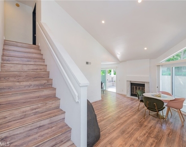 80 Stanford Court - Photo Thumbnail 7