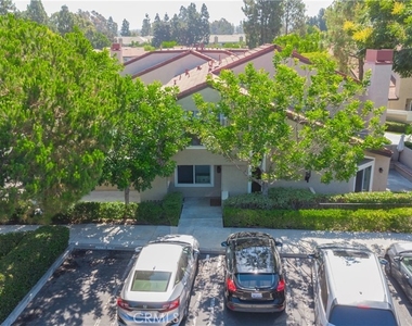 80 Stanford Court - Photo Thumbnail 5