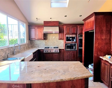 342 Lois - Photo Thumbnail 18