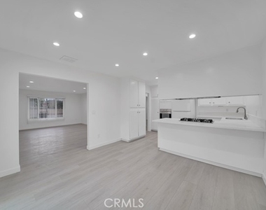16722 Goldenwest Street - Photo Thumbnail 5