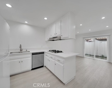 16722 Goldenwest Street - Photo Thumbnail 8