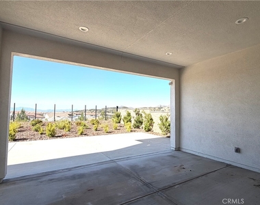 20756 W Bluebird Ct - Photo Thumbnail 8