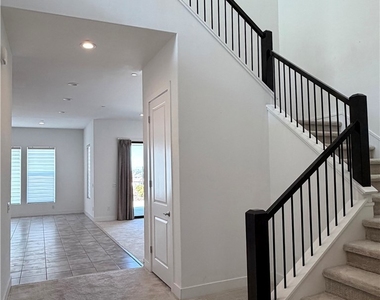 20756 W Bluebird Ct - Photo Thumbnail 16