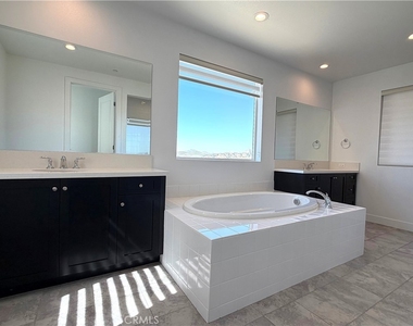 20756 W Bluebird Ct - Photo Thumbnail 23