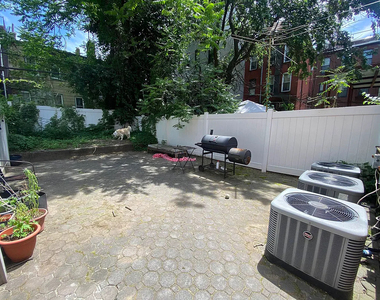 1102 Jefferson Avenue - Photo Thumbnail 2