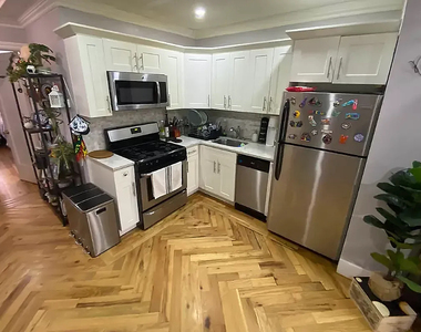 1102 Jefferson Avenue - Photo Thumbnail 4