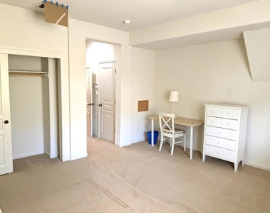 4028 Fitzpatrick Way - Photo Thumbnail 7