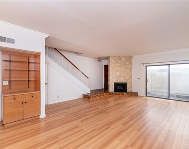 14450 Benefit Street - Photo Thumbnail 4