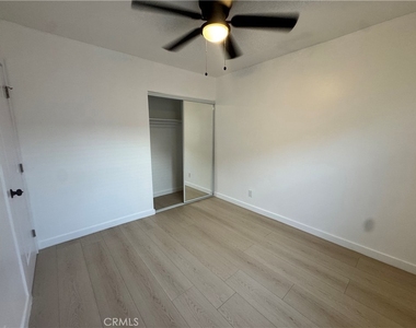 1018 E 79th - Photo Thumbnail 7