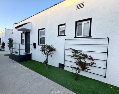 1018 E 79th - Photo Thumbnail 10