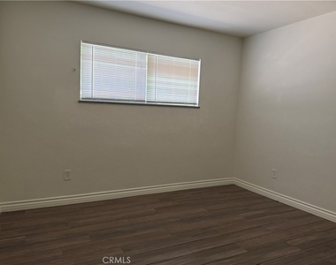 313 W 44th - Photo Thumbnail 8