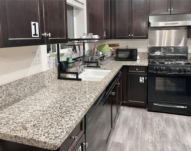 2463 E Derby Lane - Photo Thumbnail 1