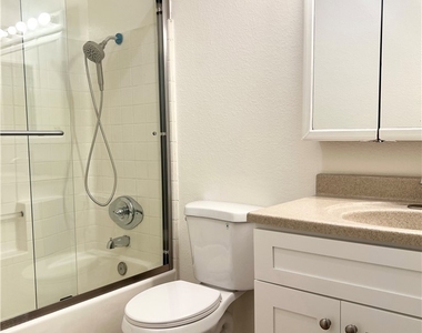 1084 E Evans Street - Photo Thumbnail 11