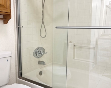 1084 E Evans Street - Photo Thumbnail 18