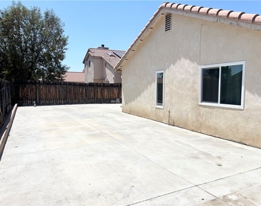 1084 E Evans Street - Photo Thumbnail 26