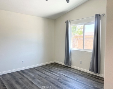 1084 E Evans Street - Photo Thumbnail 19