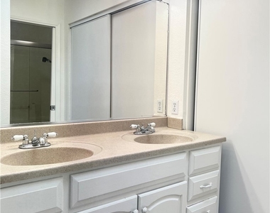 1084 E Evans Street - Photo Thumbnail 17