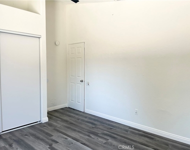 1084 E Evans Street - Photo Thumbnail 20