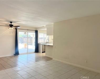 1084 E Evans Street - Photo Thumbnail 8