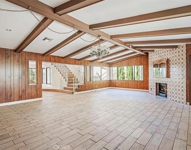 2260 Indian Creek Road - Photo Thumbnail 3