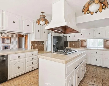 2260 Indian Creek Road - Photo Thumbnail 2