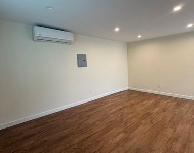1358 E Harvard Street - Photo Thumbnail 3