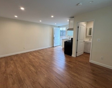 1358 E Harvard Street - Photo Thumbnail 4