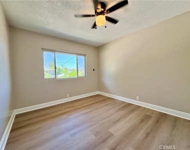 2147 F Street - Photo Thumbnail 6