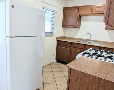 209 N Florence Street - Photo Thumbnail 5