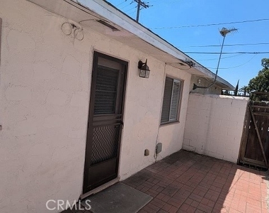 209 N Florence Street - Photo Thumbnail 15