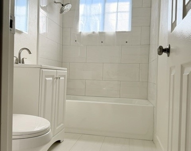 5335 El Monte Avenue - Photo Thumbnail 8