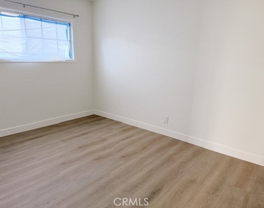 5335 El Monte Avenue - Photo Thumbnail 6