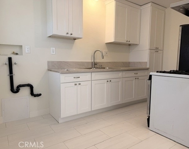 5335 El Monte Avenue - Photo Thumbnail 9