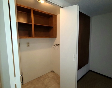 881 W Huntington Dr. - Photo Thumbnail 18