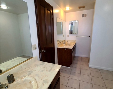 881 W Huntington Dr. - Photo Thumbnail 14