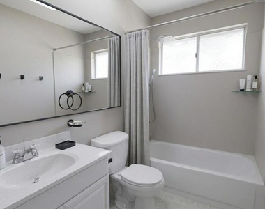 453 Carillo Ct - Photo Thumbnail 8