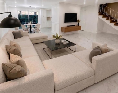 453 Carillo Ct - Photo Thumbnail 3