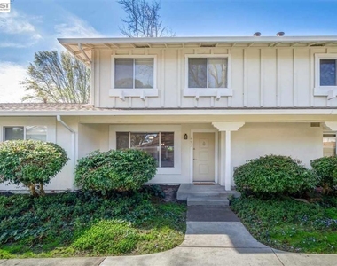453 Carillo Ct - Photo Thumbnail 2