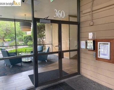 360 N Civic Dr - Photo Thumbnail 1