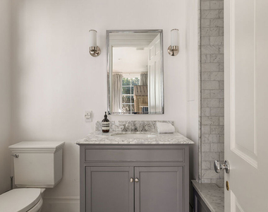 1460 N Doheny Drive - Photo Thumbnail 10