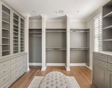 1460 N Doheny Drive - Photo Thumbnail 12
