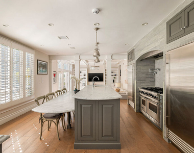 1460 N Doheny Drive - Photo Thumbnail 18