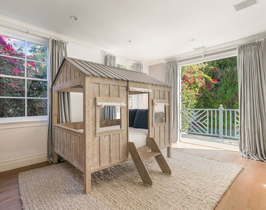 1460 N Doheny Drive - Photo Thumbnail 11