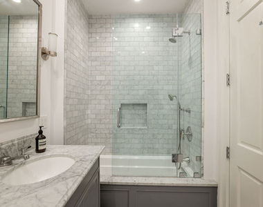1460 N Doheny Drive - Photo Thumbnail 8