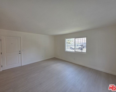 912 N Ridgewood Place - Photo Thumbnail 28