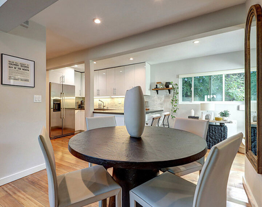 8326 Ridpath Drive - Photo Thumbnail 17